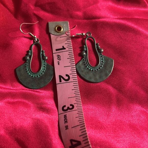 Beautiful Aqua Blue Gypsy Boho 2” earrings. Silvertone Alloy Metal Nickel Free - Picture 4 of 4